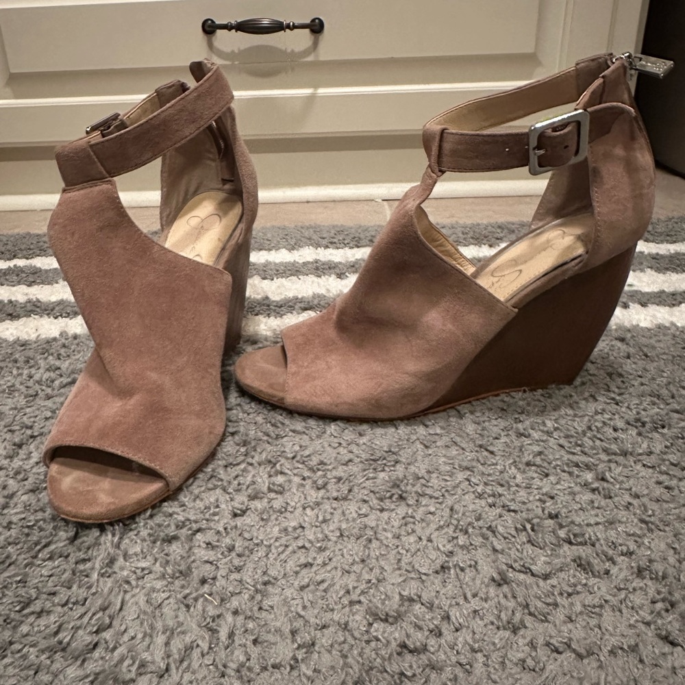Jessica Simpson. Size 10. Heels. $25